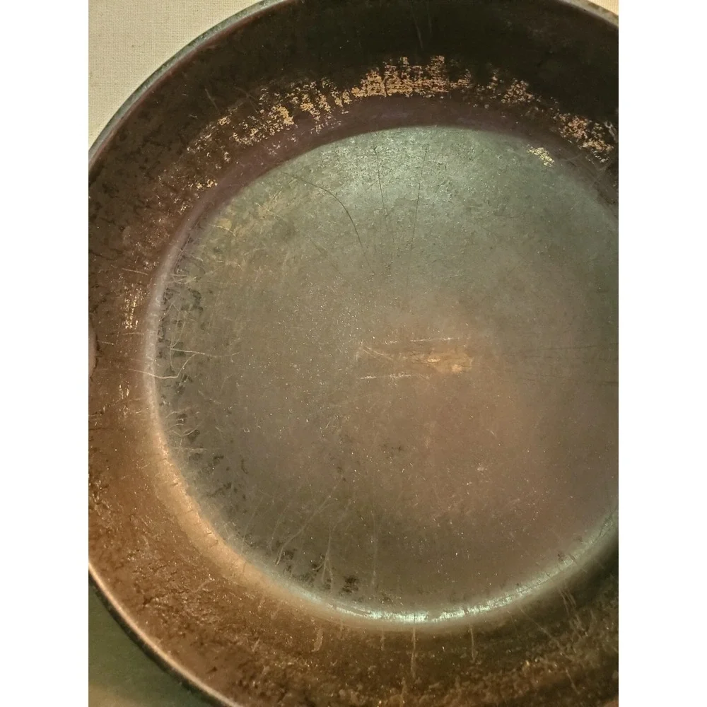 Vintage WAGNER WARE Cast Iron No. 6 Skillet 1056 Z - SITS FLAT Frying Pan Nice